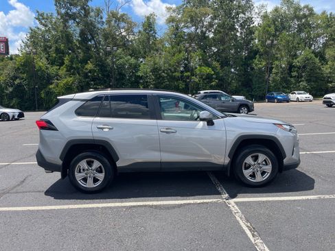 Used 2025 Toyota RAV4 XLE w/ Convenience Package FWD image 21
