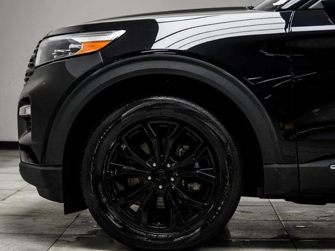 Used 2022 Ford Explorer Limited w/ Equipment Group 301A image 11