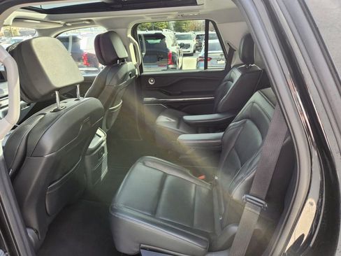 Used 2025 Lincoln Navigator Reserve image 15