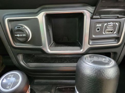 Used 2018 Jeep Wrangler Sport AWD/4WD image 24
