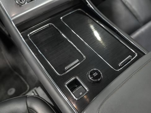 Used 2025 Lincoln Aviator AWD image 23