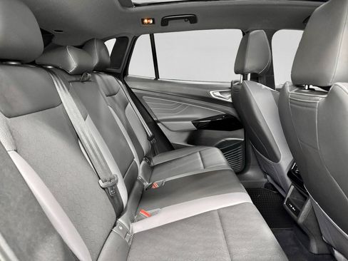 Used 2023 Volkswagen ID.4 Pro S image 22