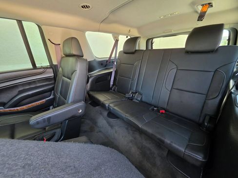 Used 2015 Chevrolet Suburban LTZ RWD image 14