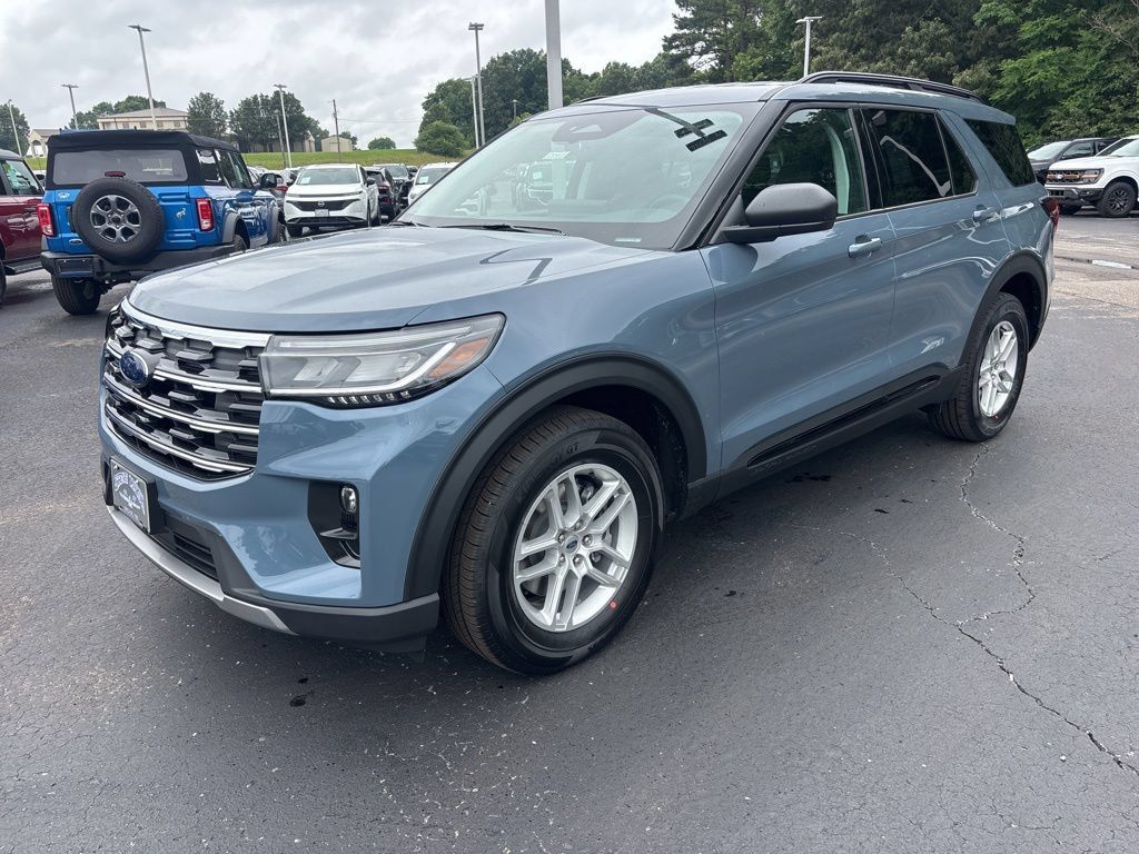 New 2026 Ford Explorer Active w/ Active Comfort Package RWD image 7