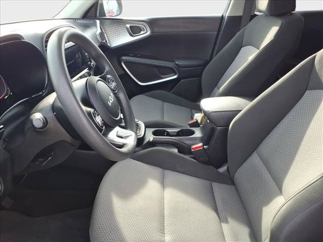 Used 2024 Kia Soul LX w/ Option Group 015 FWD image 34
