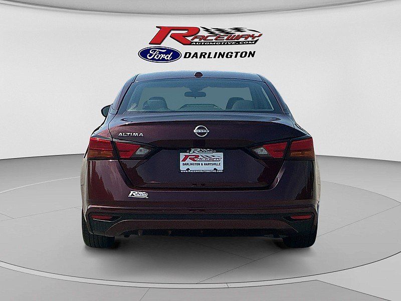 Used 2025 Nissan Altima 2.5 SV FWD image 4