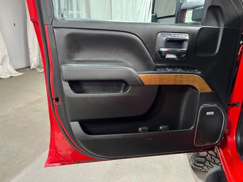 Used 2019 Chevrolet Silverado 2500 LTZ w/ LTZ Plus Package image 29