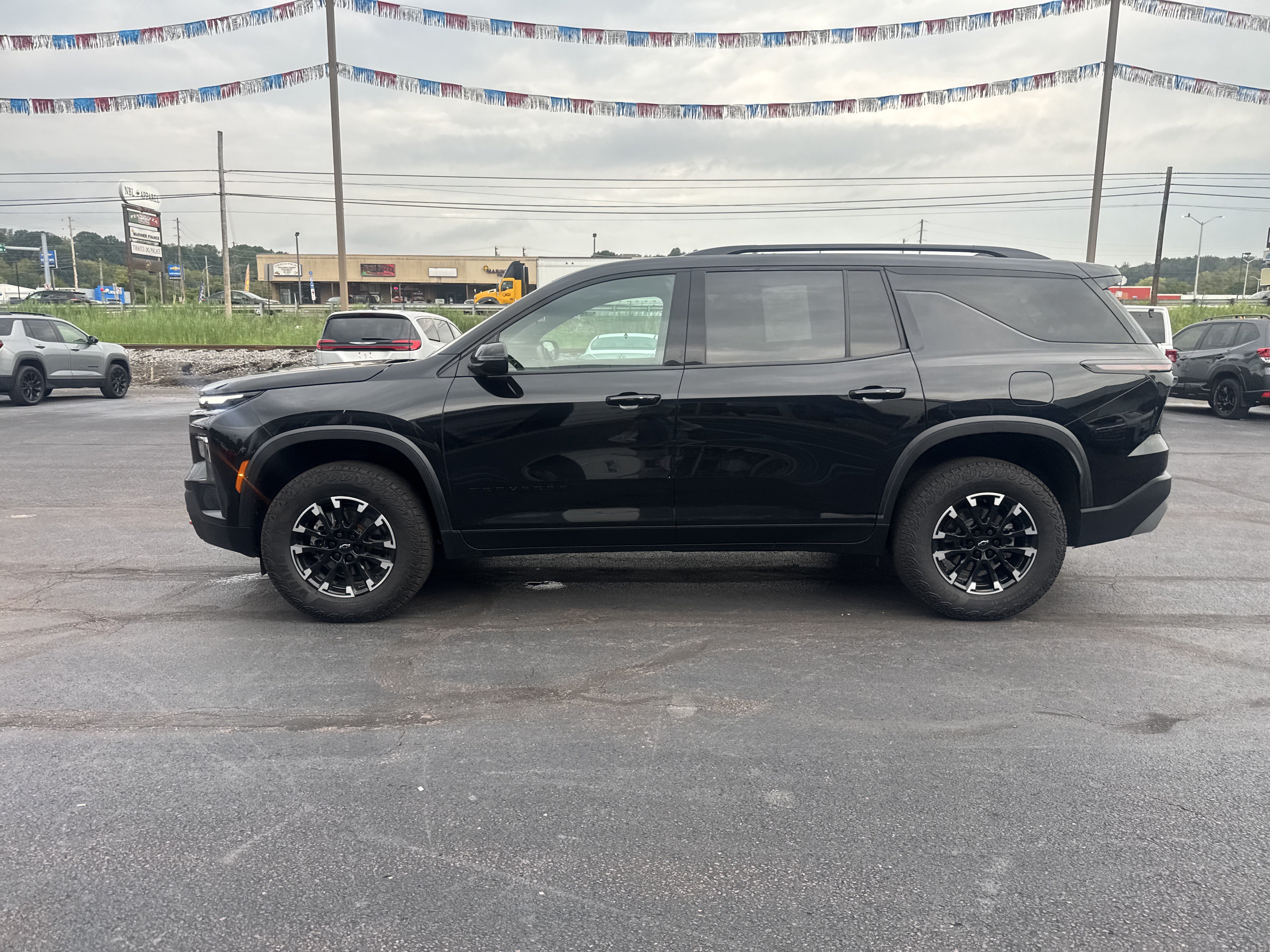 Used 2025 Chevrolet Traverse Z71 AWD/4WD image 7