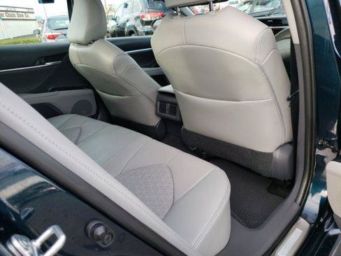 Certified 2018 Toyota Camry XSE FWD image 13