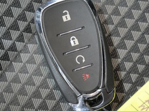 Used 2025 Chevrolet Trax LT FWD image 27