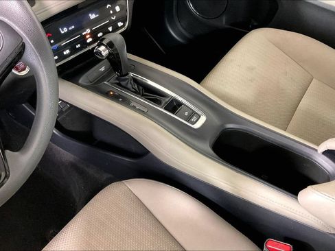 Used 2018 Honda HR-V EX image 17