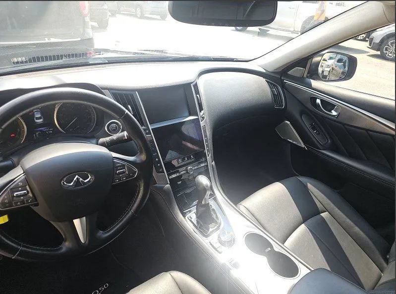 Used 2017 INFINITI Q50 3.0t Premium AWD/4WD image 12