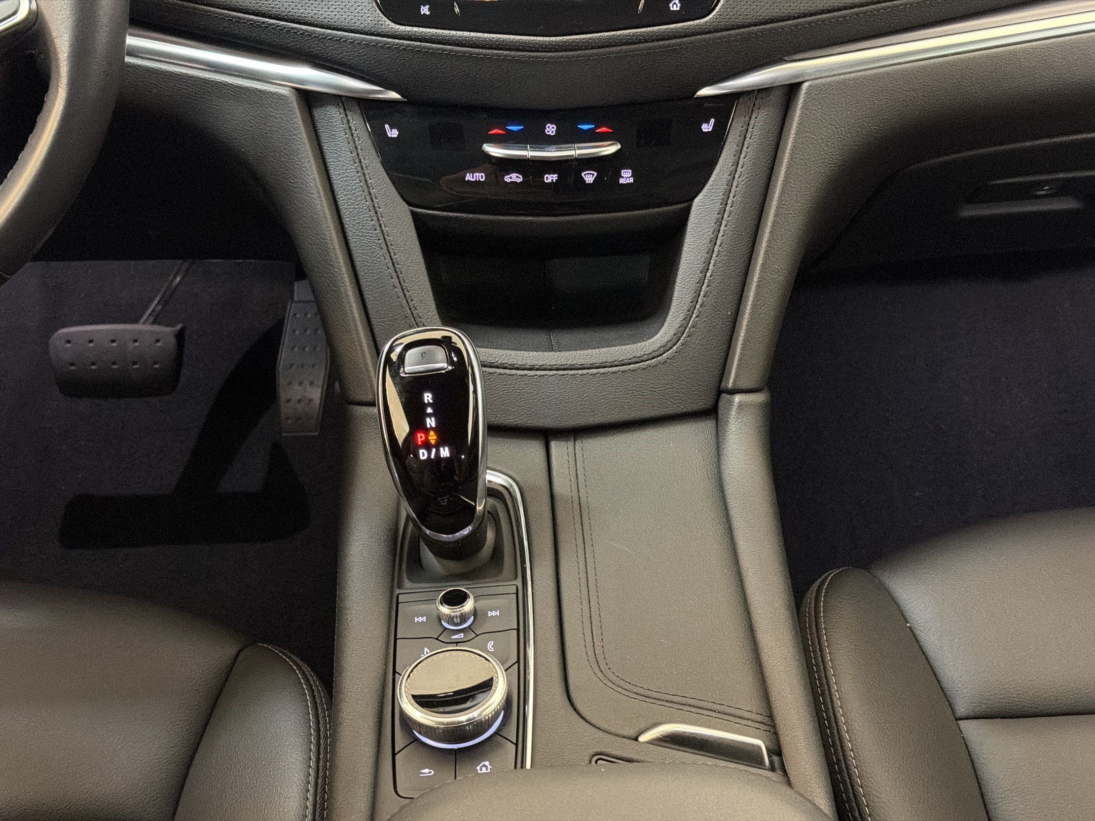 Certified 2023 Cadillac XT5 Luxury AWD/4WD image 17