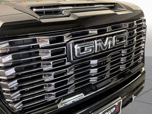 Certified 2025 GMC Sierra 3500 Denali Ultimate AWD/4WD image 28