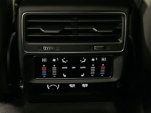 Used 2019 Audi Q8 Premium Plus image 34