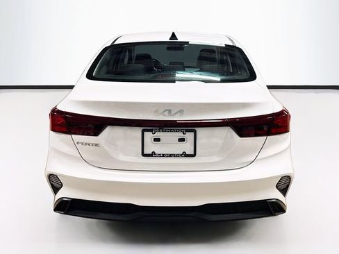 Used 2023 Kia Forte LXS w/ LXS Technology Package FWD image 6