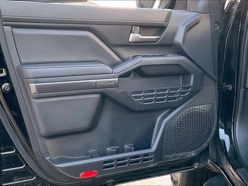 Used 2024 Toyota Tacoma TRD Off-Road image 21