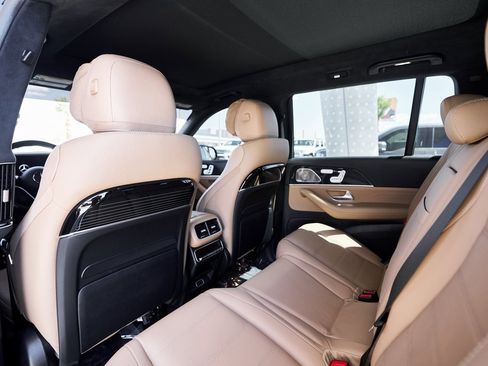 Used 2025 Mercedes-Benz GLS 580 4MATIC image 22