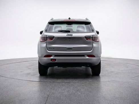 Used 2025 Jeep Compass Trailhawk AWD/4WD image 7