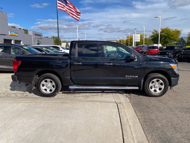 Used 2018 Nissan Titan SV AWD/4WD image 2
