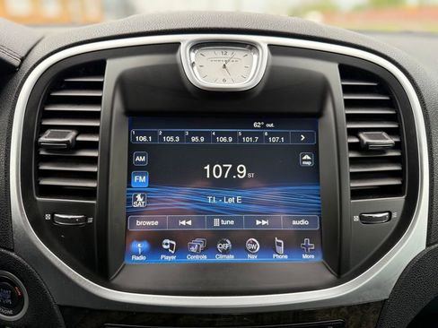 Used 2012 Chrysler 300 C AWD/4WD image 33