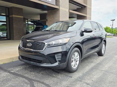 Used 2019 Kia Sorento FWD V6 image 3