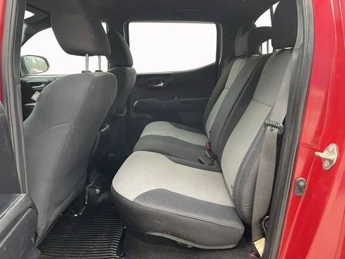 Used 2020 Toyota Tacoma TRD Off-Road AWD/4WD image 13