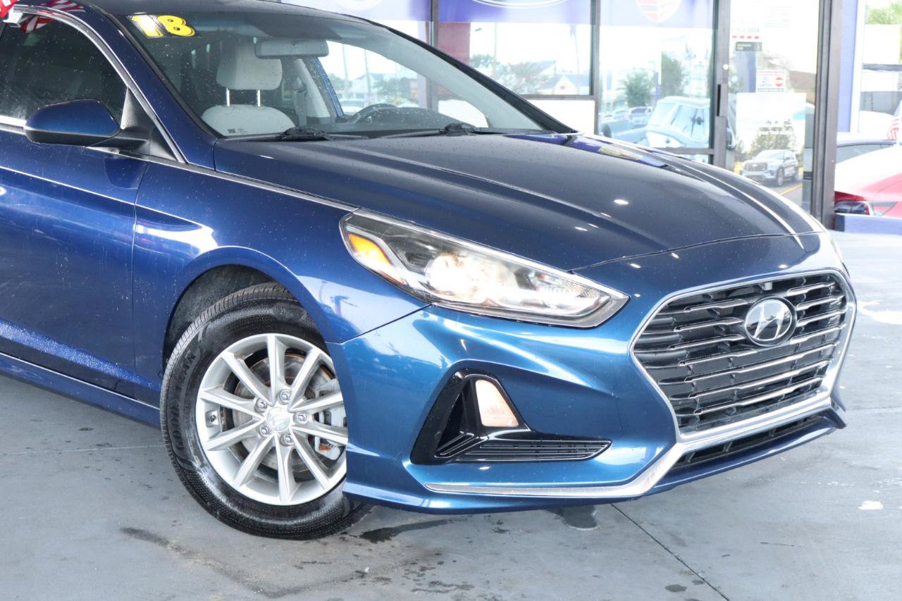 Used 2018 Hyundai Sonata SE FWD image 2