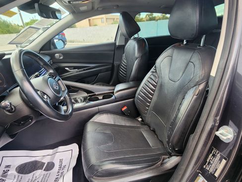 Used 2021 Hyundai Elantra Limited image 19