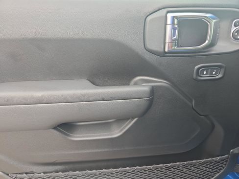 New 2025 Jeep Gladiator Sport image 24