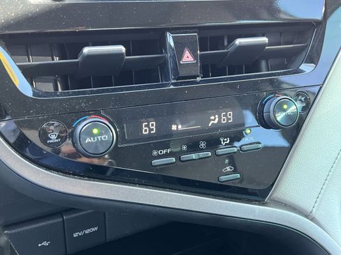 Used 2023 Toyota Camry SE image 18