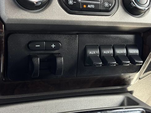 Used 2016 Ford F350 Platinum AWD/4WD image 40