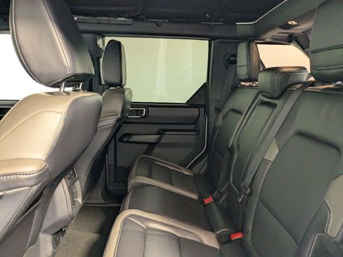 Used 2025 Ford Bronco Outer Banks AWD/4WD image 36