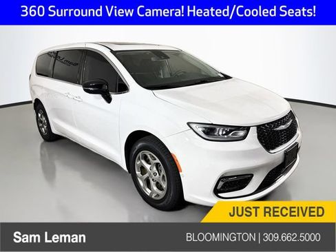 Used 2024 Chrysler Pacifica Limited AWD/4WD image 1