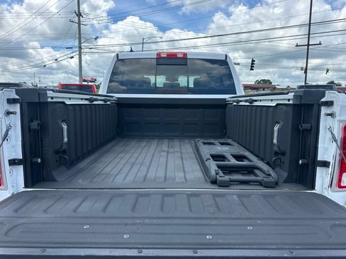 Used 2018 RAM 1500 Laramie w/ Convenience Group AWD/4WD image 10