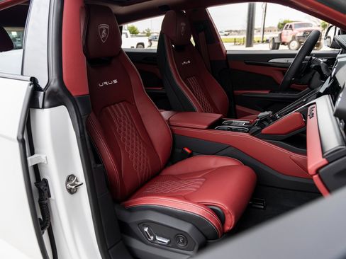 Used 2024 Lamborghini Urus S image 45