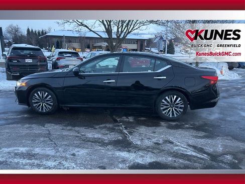 Used 2023 Nissan Altima 2.5 SV image 10