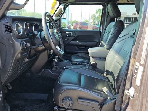 Used 2021 Jeep Wrangler Unlimited Sahara w/ Dual Top Group AWD/4WD image 10