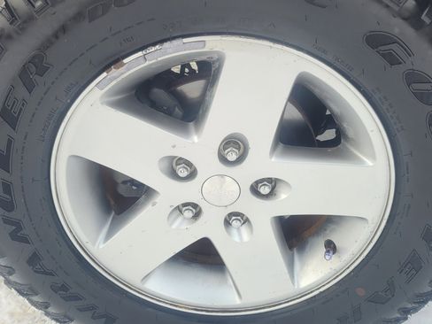 Used 2011 Jeep Wrangler Unlimited Rubicon w/ Dual Top Group image 38