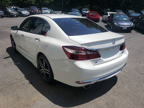 Used 2017 Honda Accord Sport Special Edition image 5