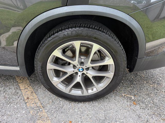 Used 2020 BMW X5 xDrive40i w/ Convenience Package AWD/4WD image 6