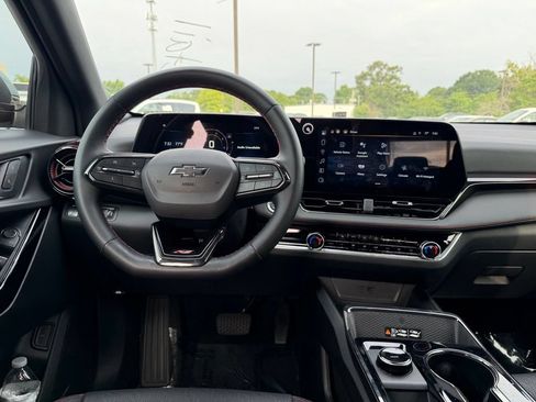 Used 2025 Chevrolet Equinox RS w/ Safety and Technology Package FWD image 19