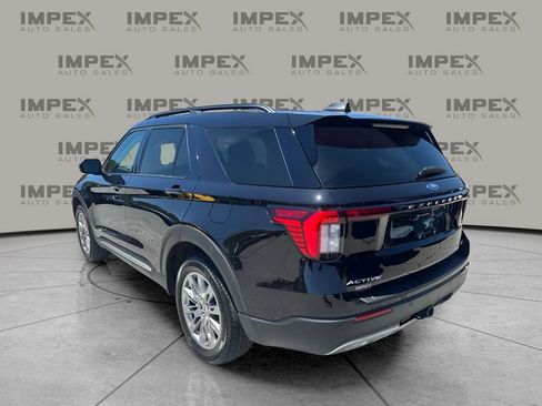 Used 2025 Ford Explorer Active w/ Active Comfort Package AWD/4WD image 3
