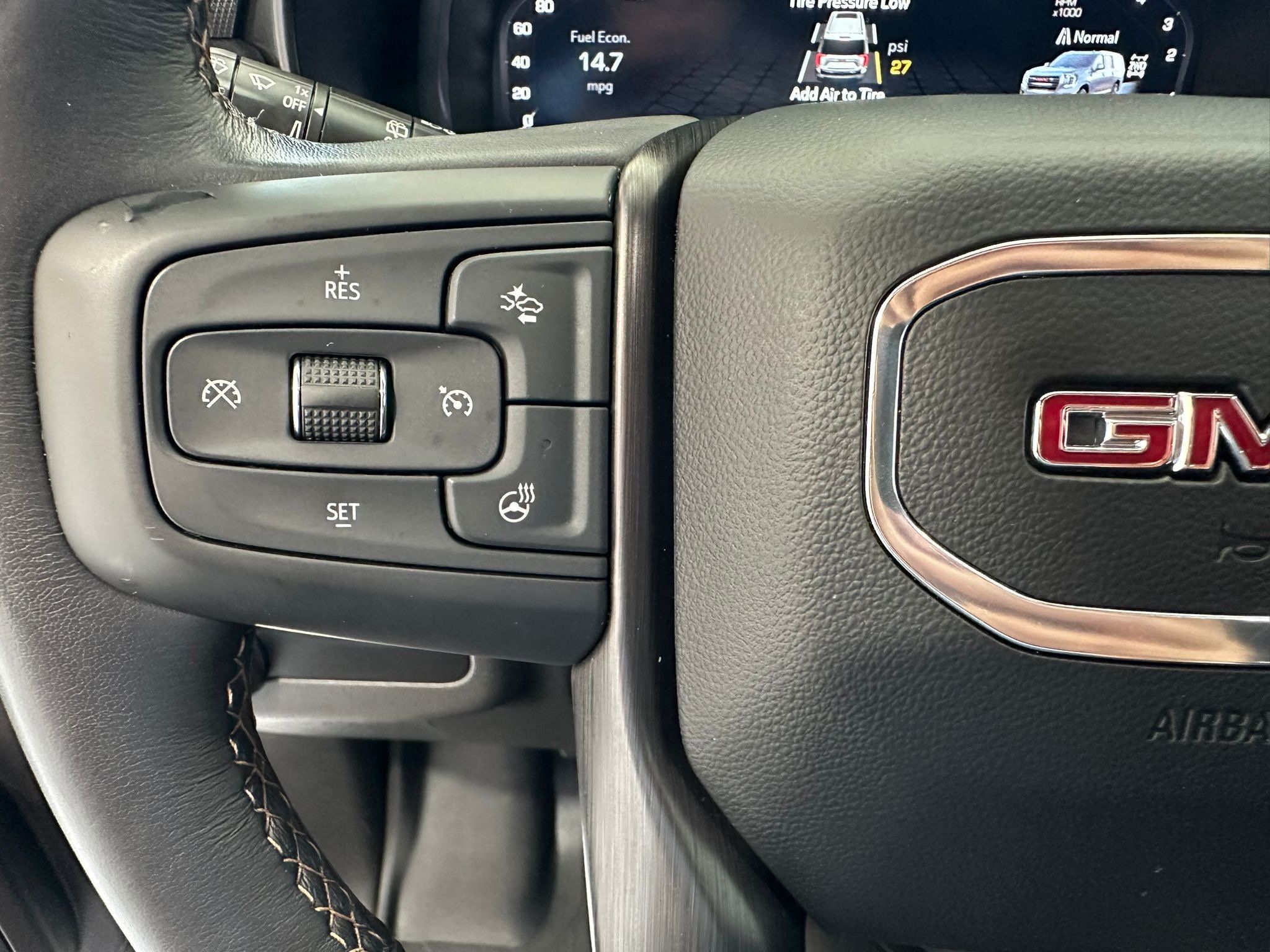Used 2022 GMC Yukon AT4 AWD/4WD image 22