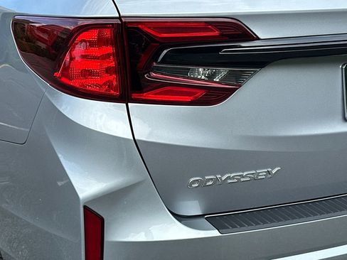 Certified 2026 Honda Odyssey EX-L image 5