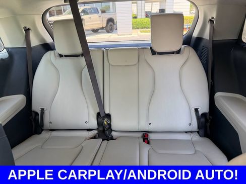 Used 2025 Kia Carnival EX FWD image 19