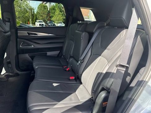 Certified 2025 INFINITI QX60 Luxe w/ Black Edition AWD/4WD image 11