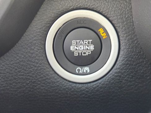 Used 2021 RAM 1500 Laramie image 31