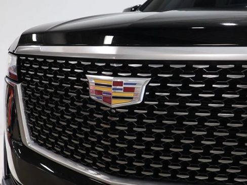 Used 2023 Cadillac Escalade Premium Luxury AWD/4WD image 12