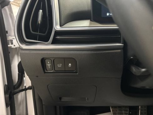 Used 2024 Kia Sorento SX AWD/4WD image 16